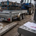 Hubieres remorques sur-mesure chantier BTP humide après pluie